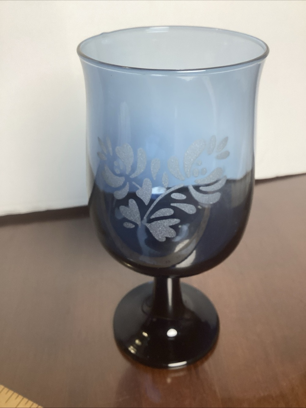 VTG Pfaltzgraff Yorktowne Blue Glass Goblets Etched Floral Stemware Set of 4